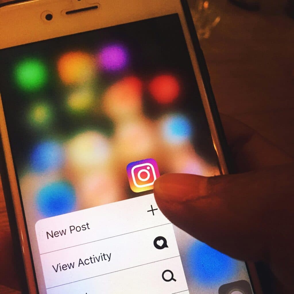 Contractor promoting business locally on Instagram with project photos